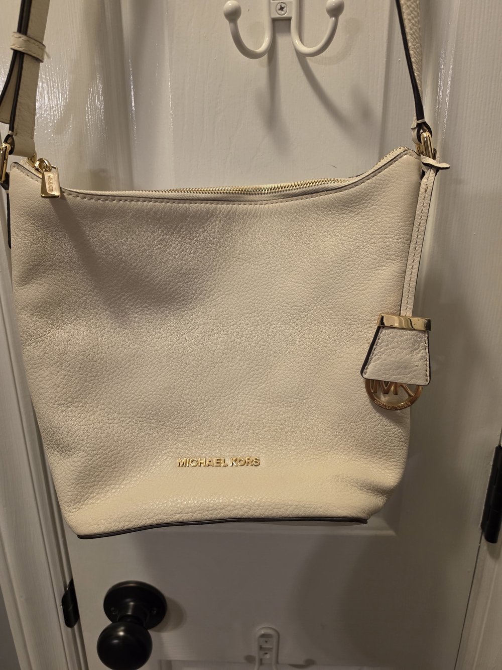MICHAEL KORS Ivory Pebbled Leather Shoulder Bag with Gold Hardware